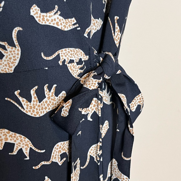 J CREW Navy Cheetah Leopard Cat Animal Novelty Print Wrap Dress Size 8 - Picture 6 of 8